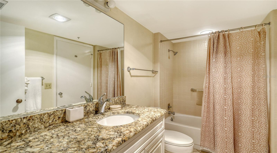 Longboat Key, Florida 34228, 2 Bedroom Bedrooms, ,2 Bathroombathrooms,Residential,For Sale,Gulf Of Mexico,0,Mfra4663883