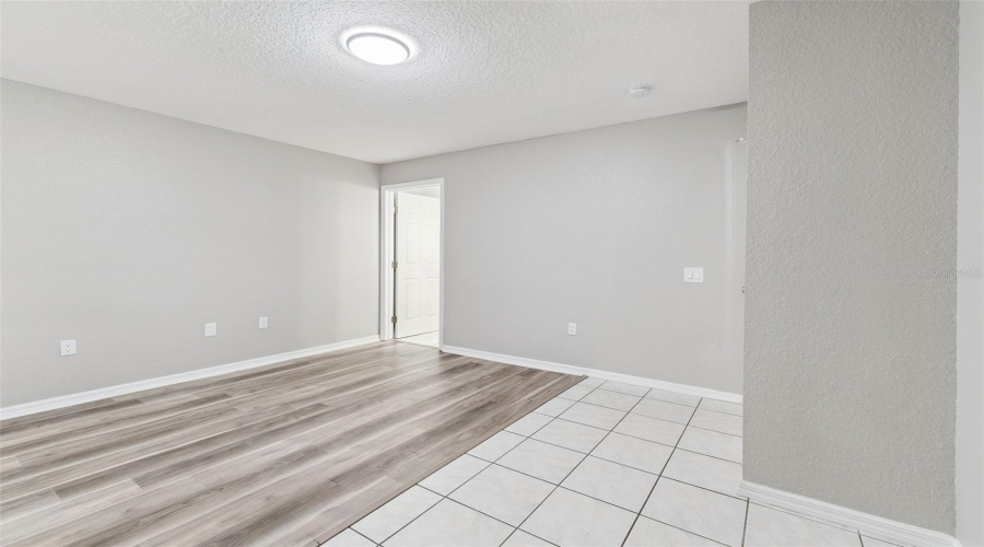 Lakeland, Florida 33810, 2 Bedroom Bedrooms, ,2 Bathroombathrooms,Residential,For Sale,Shirley,0,Mfro6436524