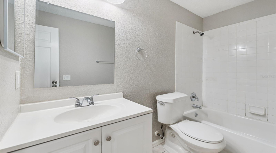 Lakeland, Florida 33810, 2 Bedroom Bedrooms, ,2 Bathroombathrooms,Residential,For Sale,Shirley,0,Mfro6436524