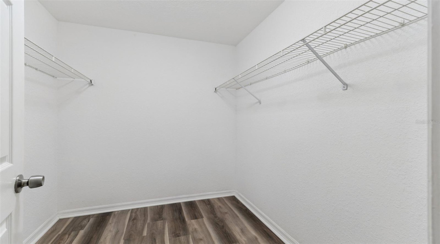 Lakeland, Florida 33810, 2 Bedroom Bedrooms, ,2 Bathroombathrooms,Residential,For Sale,Shirley,0,Mfro6436524