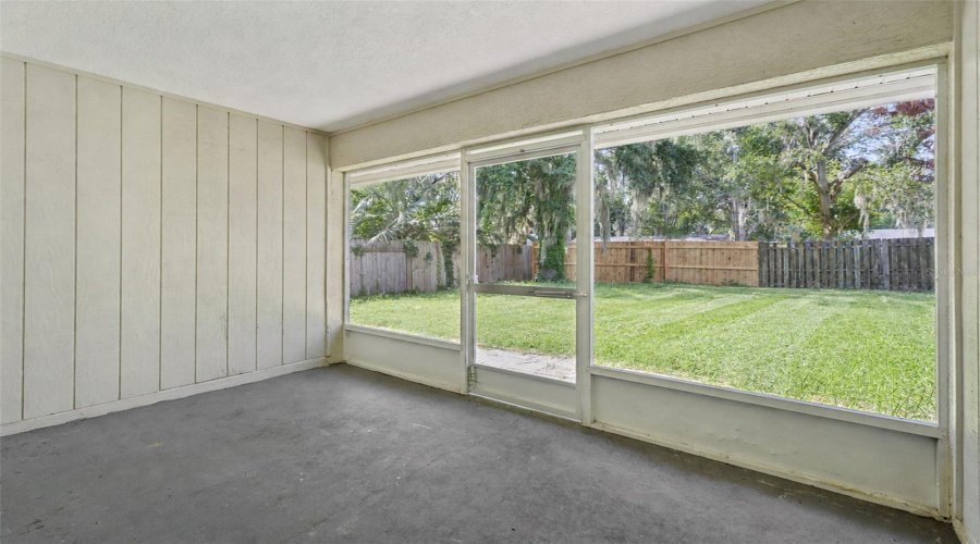 Lakeland, Florida 33810, 2 Bedroom Bedrooms, ,2 Bathroombathrooms,Residential,For Sale,Shirley,0,Mfro6436524