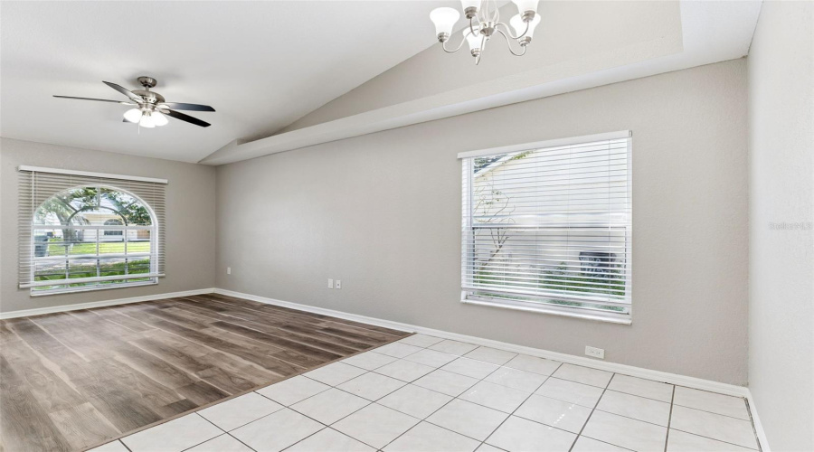 Lakeland, Florida 33810, 2 Bedroom Bedrooms, ,2 Bathroombathrooms,Residential,For Sale,Shirley,0,Mfro6436524