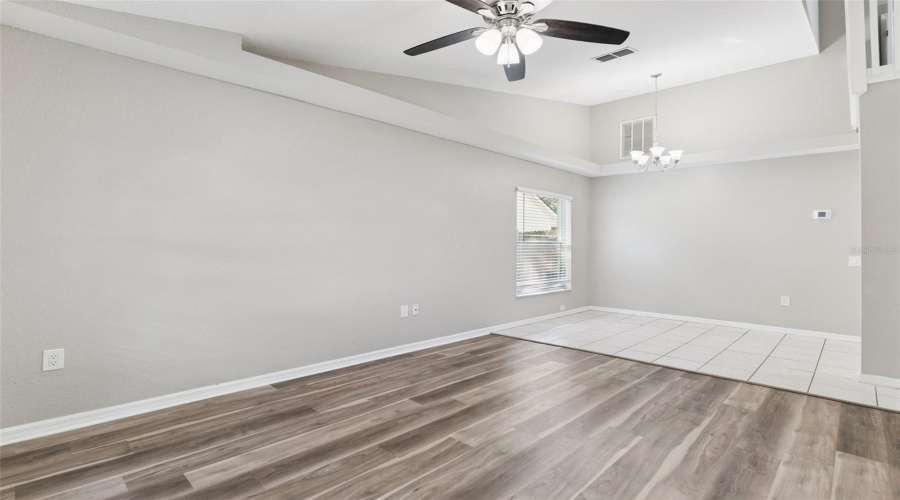Lakeland, Florida 33810, 2 Bedroom Bedrooms, ,2 Bathroombathrooms,Residential,For Sale,Shirley,0,Mfro6436524
