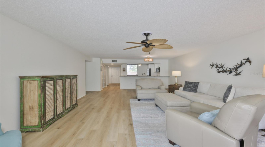 Bradenton, Florida 34210, 2 Bedroom Bedrooms, ,2 Bathroombathrooms,Residential,For Sale,Lakeside,0,Mfra4684388