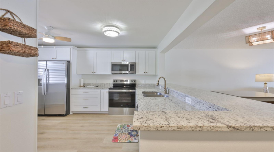 Bradenton, Florida 34210, 2 Bedroom Bedrooms, ,2 Bathroombathrooms,Residential,For Sale,Lakeside,0,Mfra4684388