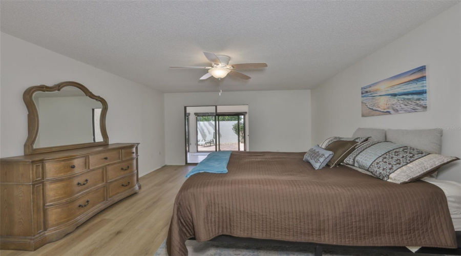 Bradenton, Florida 34210, 2 Bedroom Bedrooms, ,2 Bathroombathrooms,Residential,For Sale,Lakeside,0,Mfra4684388