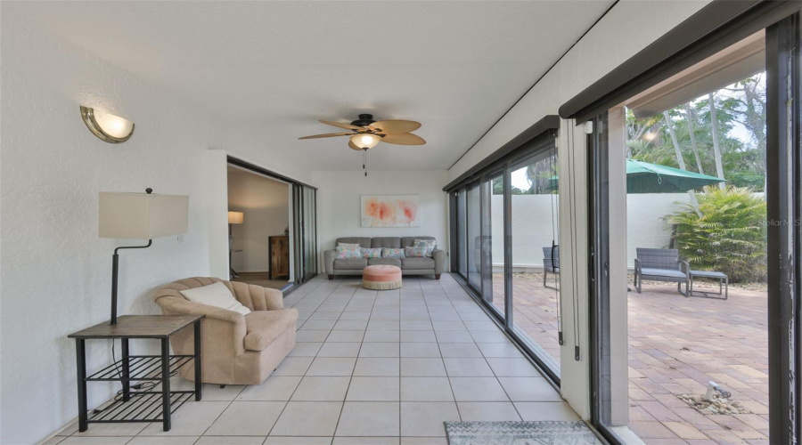 Bradenton, Florida 34210, 2 Bedroom Bedrooms, ,2 Bathroombathrooms,Residential,For Sale,Lakeside,0,Mfra4684388