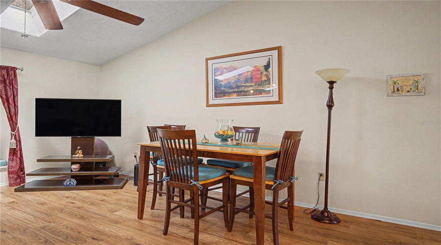 Tarpon Springs, Florida 34689, 2 Bedroom Bedrooms, ,2 Bathroombathrooms,Residential,For Sale,Palm,0,Mfrtb8525549