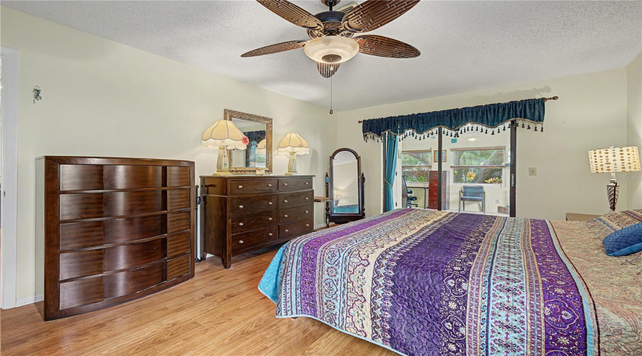 Tarpon Springs, Florida 34689, 2 Bedroom Bedrooms, ,2 Bathroombathrooms,Residential,For Sale,Palm,0,Mfrtb8525549