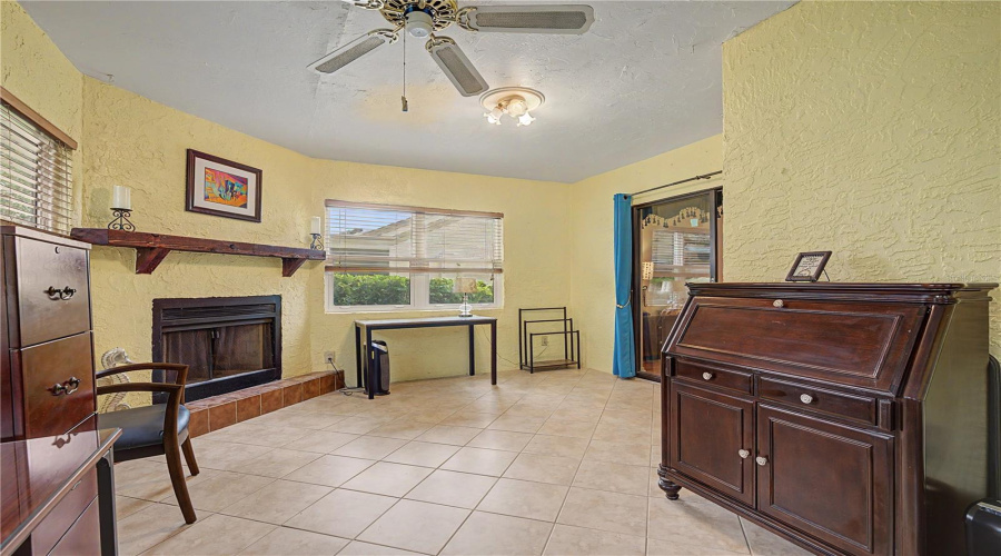 Tarpon Springs, Florida 34689, 2 Bedroom Bedrooms, ,2 Bathroombathrooms,Residential,For Sale,Palm,0,Mfrtb8525549