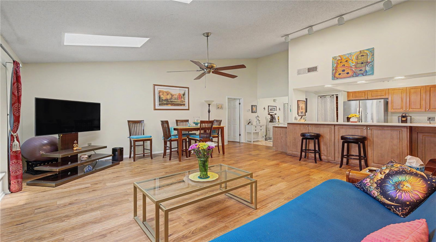 Tarpon Springs, Florida 34689, 2 Bedroom Bedrooms, ,2 Bathroombathrooms,Residential,For Sale,Palm,0,Mfrtb8525549