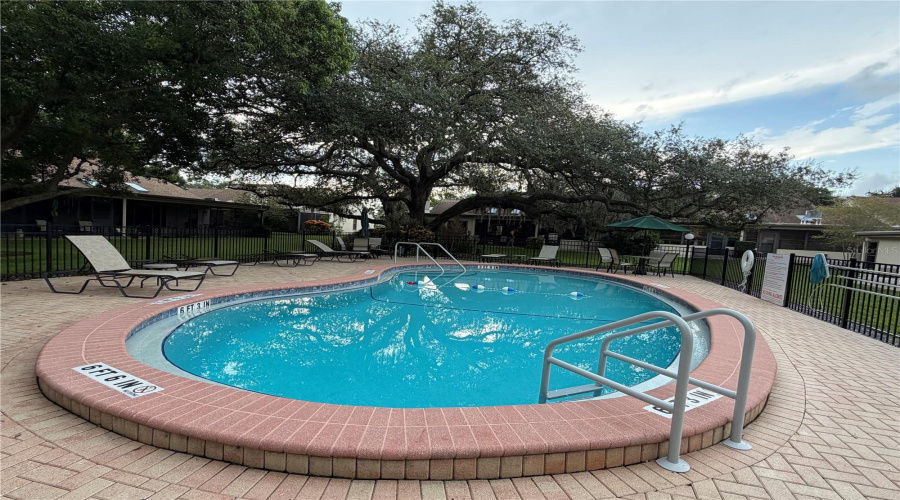 Tarpon Springs, Florida 34689, 2 Bedroom Bedrooms, ,2 Bathroombathrooms,Residential,For Sale,Palm,0,Mfrtb8525549
