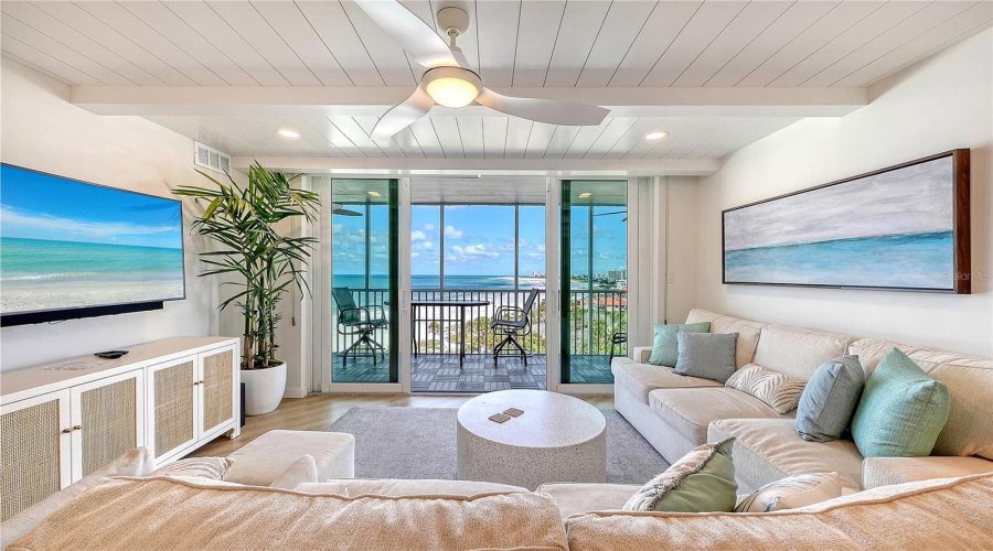 Sarasota, Florida 34242, 2 Bedroom Bedrooms, ,2 Bathroombathrooms,Residential,For Sale,Midnight Pass,0,Mfra4703664