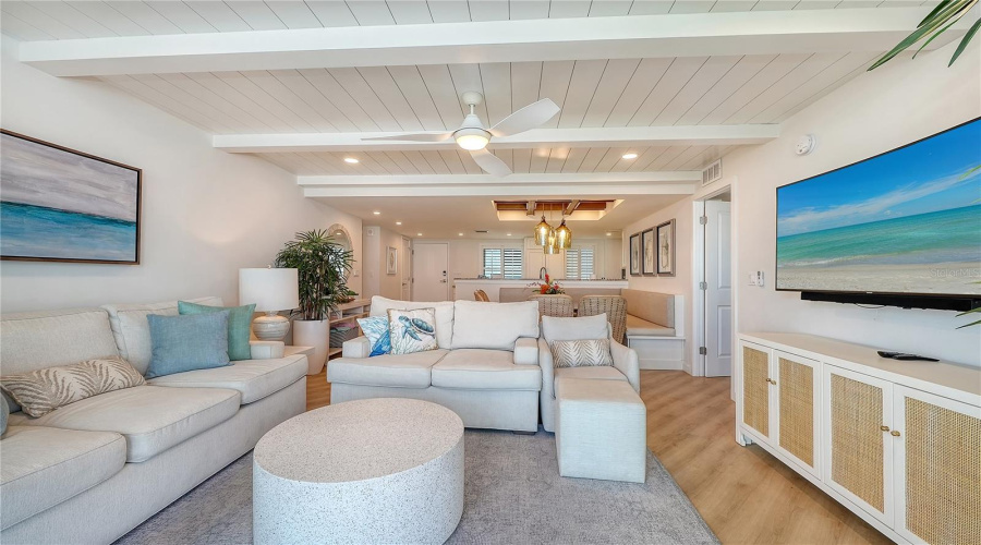 Sarasota, Florida 34242, 2 Bedroom Bedrooms, ,2 Bathroombathrooms,Residential,For Sale,Midnight Pass,0,Mfra4703664