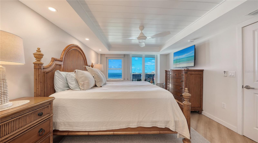 Sarasota, Florida 34242, 2 Bedroom Bedrooms, ,2 Bathroombathrooms,Residential,For Sale,Midnight Pass,0,Mfra4703664