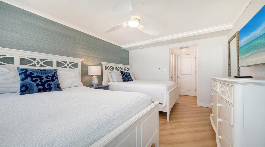 Sarasota, Florida 34242, 2 Bedroom Bedrooms, ,2 Bathroombathrooms,Residential,For Sale,Midnight Pass,0,Mfra4703664