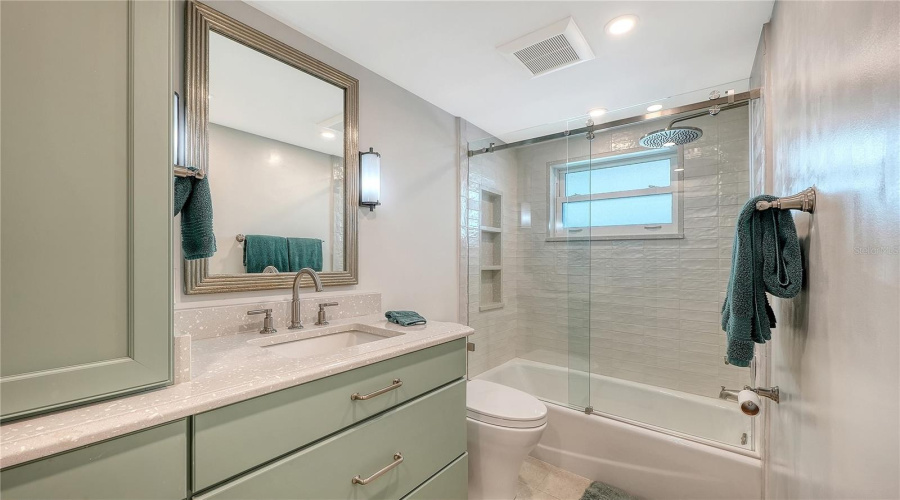 Sarasota, Florida 34242, 2 Bedroom Bedrooms, ,2 Bathroombathrooms,Residential,For Sale,Midnight Pass,0,Mfra4703664