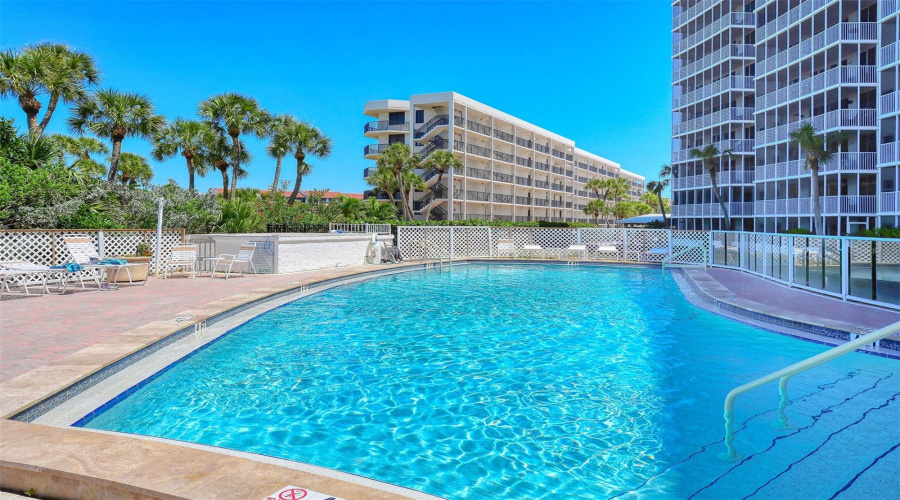 Sarasota, Florida 34242, 2 Bedroom Bedrooms, ,2 Bathroombathrooms,Residential,For Sale,Midnight Pass,0,Mfra4703664