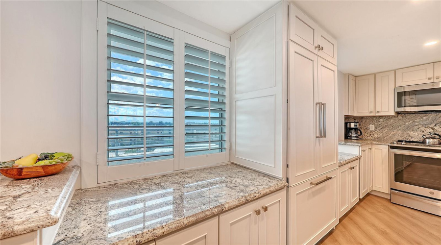 Sarasota, Florida 34242, 2 Bedroom Bedrooms, ,2 Bathroombathrooms,Residential,For Sale,Midnight Pass,0,Mfra4703664