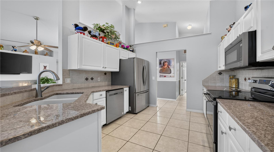 Davenport, Florida 33837, 3 Bedroom Bedrooms, ,2 Bathroombathrooms,Residential,For Sale,Spanish Moss,0,Mfro6434679