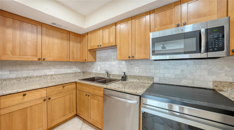 Sarasota, Florida 34236, 2 Bedroom Bedrooms, ,2 Bathroombathrooms,Residential,For Sale,Orange,0,Mfra4671326