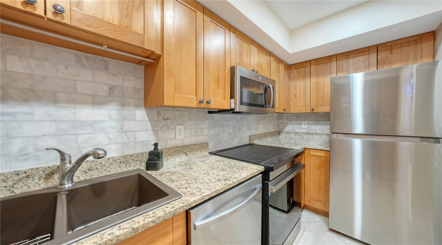 Sarasota, Florida 34236, 2 Bedroom Bedrooms, ,2 Bathroombathrooms,Residential,For Sale,Orange,0,Mfra4671326