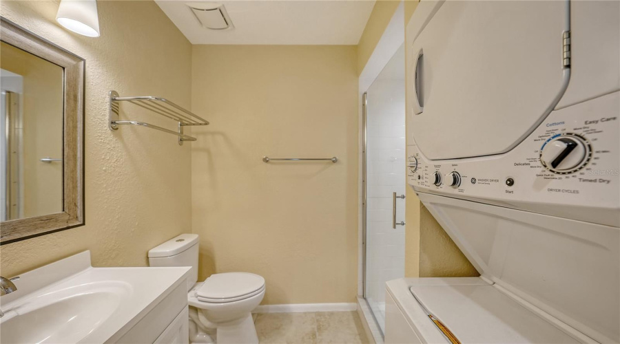 Sarasota, Florida 34236, 2 Bedroom Bedrooms, ,2 Bathroombathrooms,Residential,For Sale,Orange,0,Mfra4671326