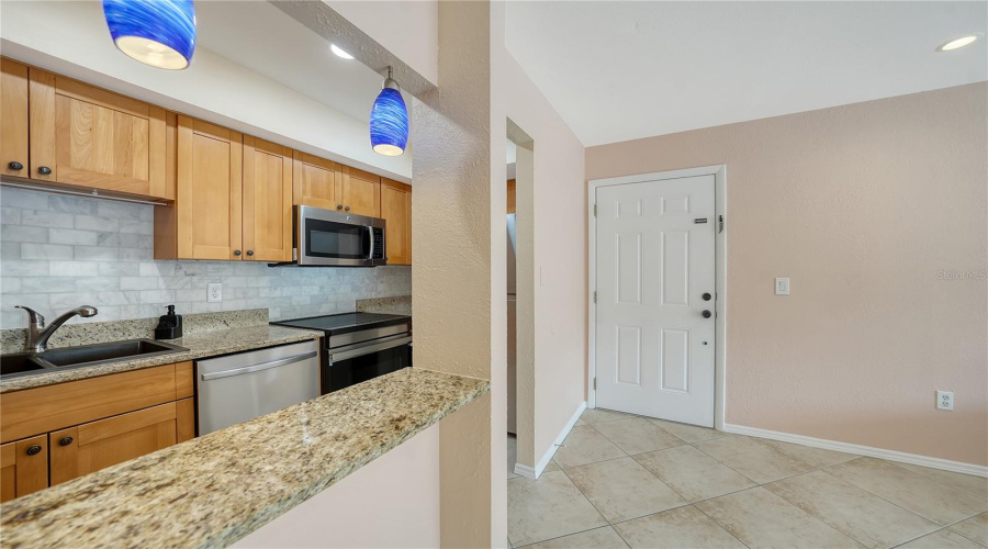 Sarasota, Florida 34236, 2 Bedroom Bedrooms, ,2 Bathroombathrooms,Residential,For Sale,Orange,0,Mfra4671326