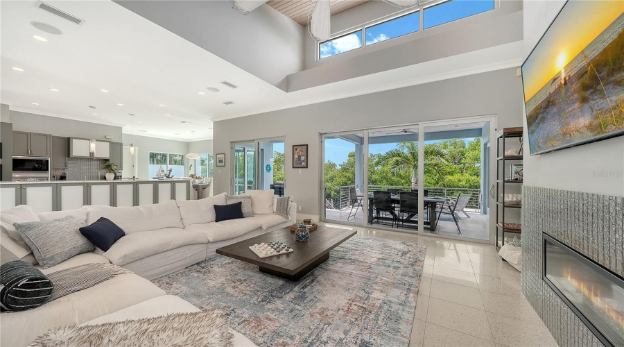 Longboat Key, Florida 34228, 4 Bedroom Bedrooms, ,3 Bathroombathrooms,Residential,For Sale,Jungle Queen,0,Mfra4696488