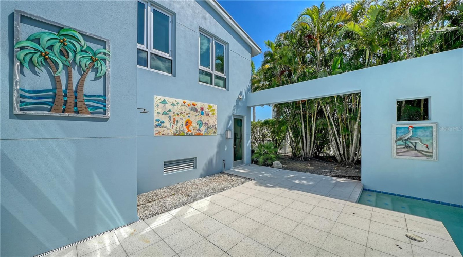 Longboat Key, Florida 34228, 4 Bedroom Bedrooms, ,3 Bathroombathrooms,Residential,For Sale,Jungle Queen,0,Mfra4696488