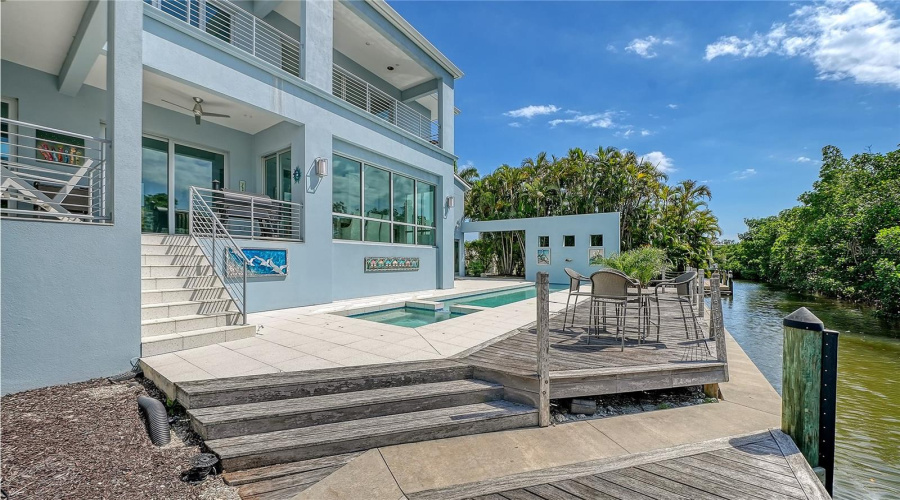 Longboat Key, Florida 34228, 4 Bedroom Bedrooms, ,3 Bathroombathrooms,Residential,For Sale,Jungle Queen,0,Mfra4696488