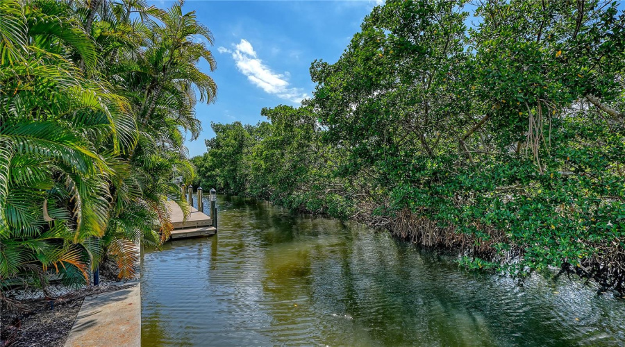 Longboat Key, Florida 34228, 4 Bedroom Bedrooms, ,3 Bathroombathrooms,Residential,For Sale,Jungle Queen,0,Mfra4696488