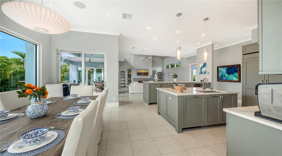Longboat Key, Florida 34228, 4 Bedroom Bedrooms, ,3 Bathroombathrooms,Residential,For Sale,Jungle Queen,0,Mfra4696488