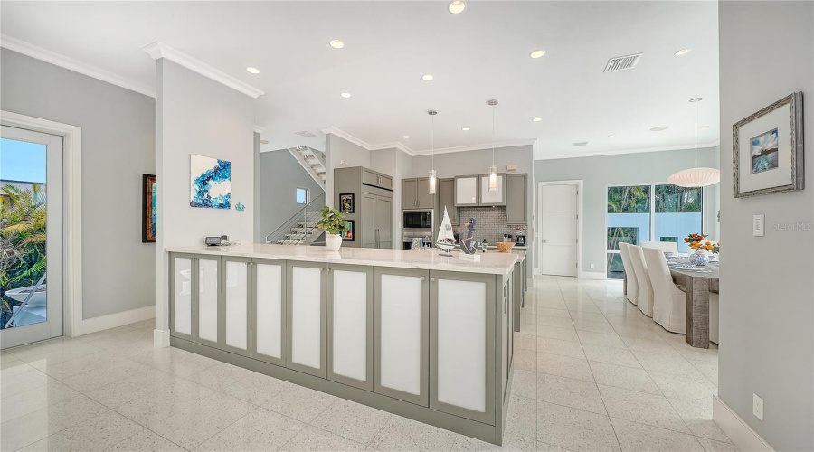 Longboat Key, Florida 34228, 4 Bedroom Bedrooms, ,3 Bathroombathrooms,Residential,For Sale,Jungle Queen,0,Mfra4696488