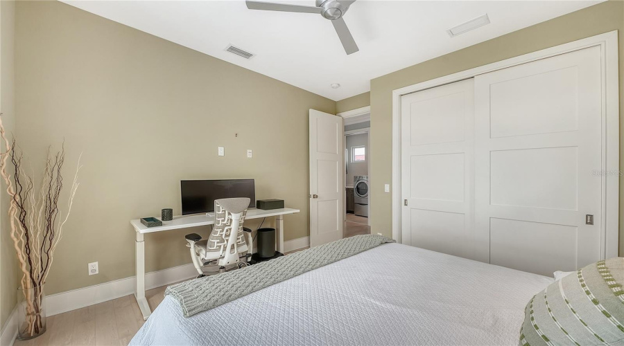 Longboat Key, Florida 34228, 4 Bedroom Bedrooms, ,3 Bathroombathrooms,Residential,For Sale,Jungle Queen,0,Mfra4696488