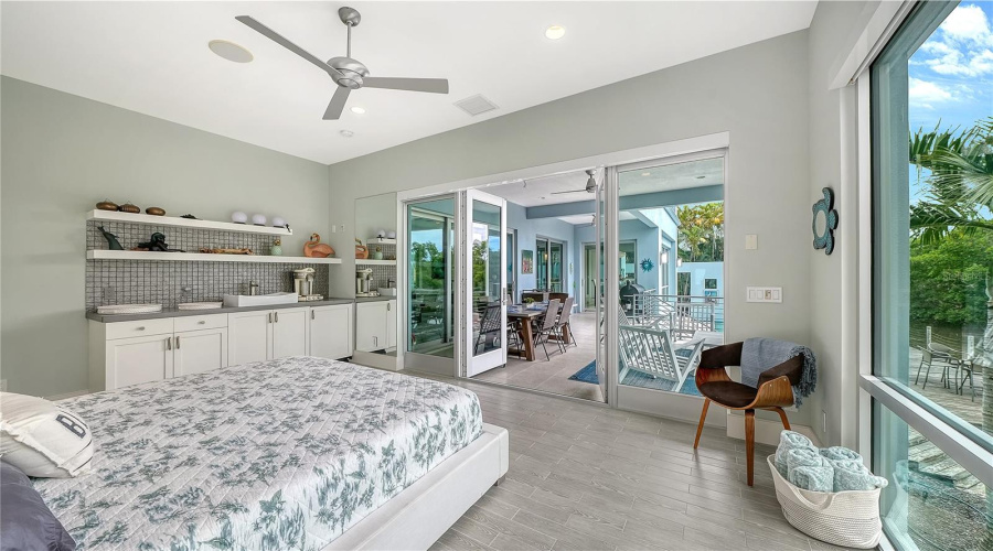 Longboat Key, Florida 34228, 4 Bedroom Bedrooms, ,3 Bathroombathrooms,Residential,For Sale,Jungle Queen,0,Mfra4696488