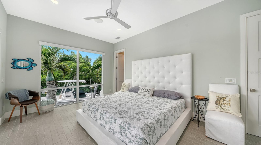 Longboat Key, Florida 34228, 4 Bedroom Bedrooms, ,3 Bathroombathrooms,Residential,For Sale,Jungle Queen,0,Mfra4696488