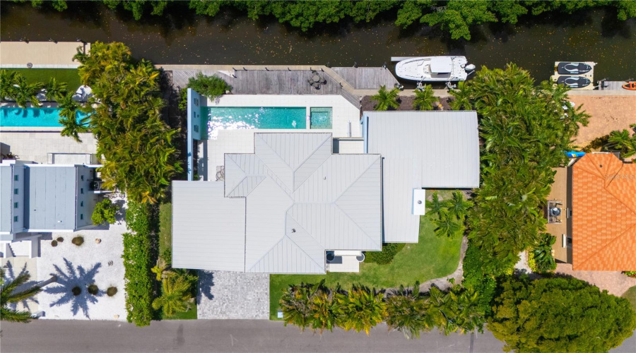 Longboat Key, Florida 34228, 4 Bedroom Bedrooms, ,3 Bathroombathrooms,Residential,For Sale,Jungle Queen,0,Mfra4696488