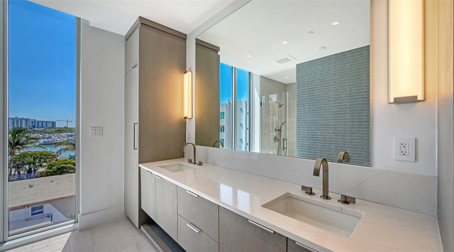 Sarasota, Florida 34236, 3 Bedroom Bedrooms, ,3 Bathroombathrooms,Residential,For Sale,Golden Gate,0,Mfra4694319