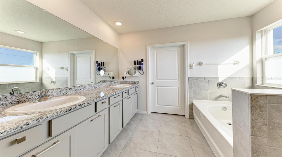 Bradenton, Florida 34208, 5 Bedroom Bedrooms, ,3 Bathroombathrooms,Residential,For Sale,Turning Tides,0,Mfrtb8480205