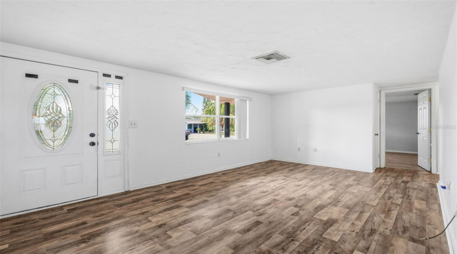 New Port Richey, Florida 34652, 3 Bedroom Bedrooms, ,1 Bathroombathrooms,Residential,For Sale,1St,0,Mfrtb8521131