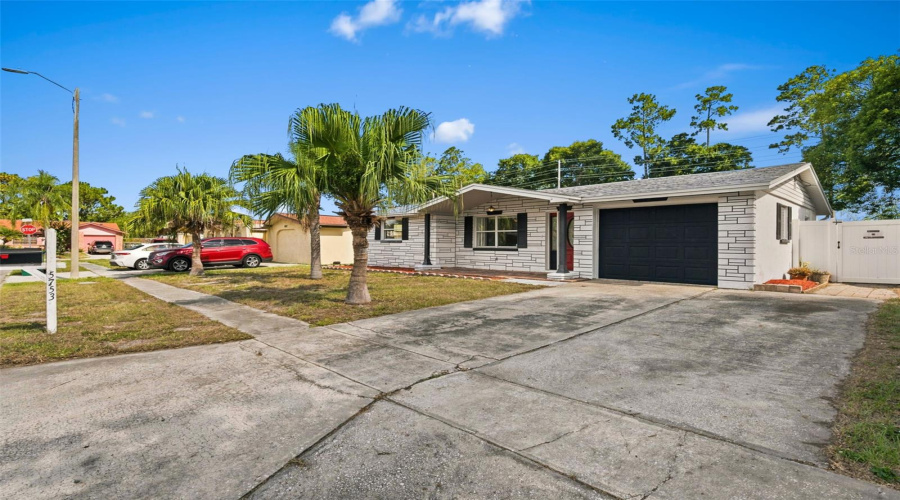 New Port Richey, Florida 34652, 3 Bedroom Bedrooms, ,1 Bathroombathrooms,Residential,For Sale,1St,0,Mfrtb8521131