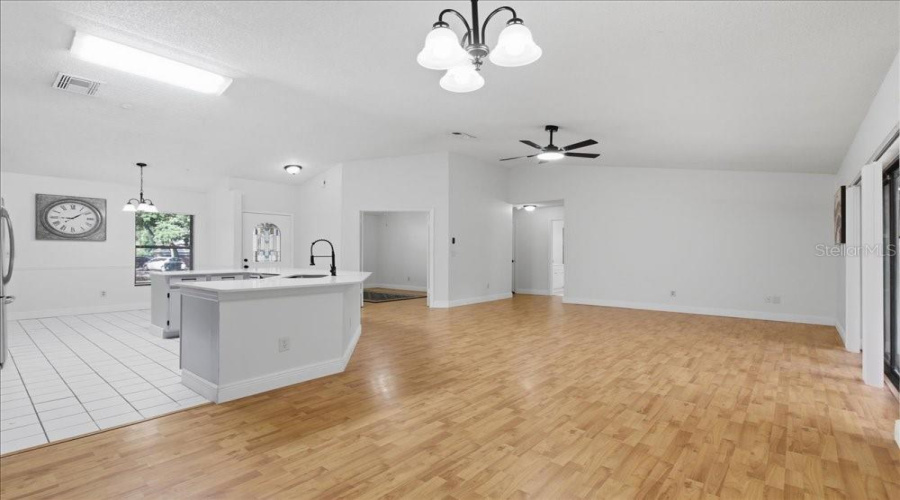 Orlando, Florida 32808, 4 Bedroom Bedrooms, ,2 Bathroombathrooms,Residential,For Sale,Caurus,0,Mfro6431916