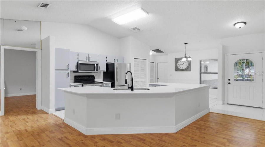 Orlando, Florida 32808, 4 Bedroom Bedrooms, ,2 Bathroombathrooms,Residential,For Sale,Caurus,0,Mfro6431916