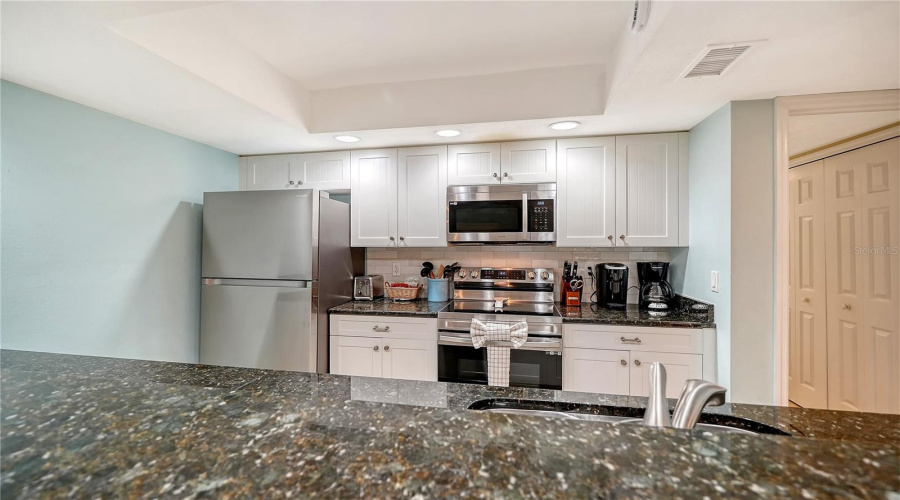 Longboat Key, Florida 34228, 2 Bedroom Bedrooms, ,2 Bathroombathrooms,Residential,For Sale,Gulf Of Mexico,0,Mfra4691314