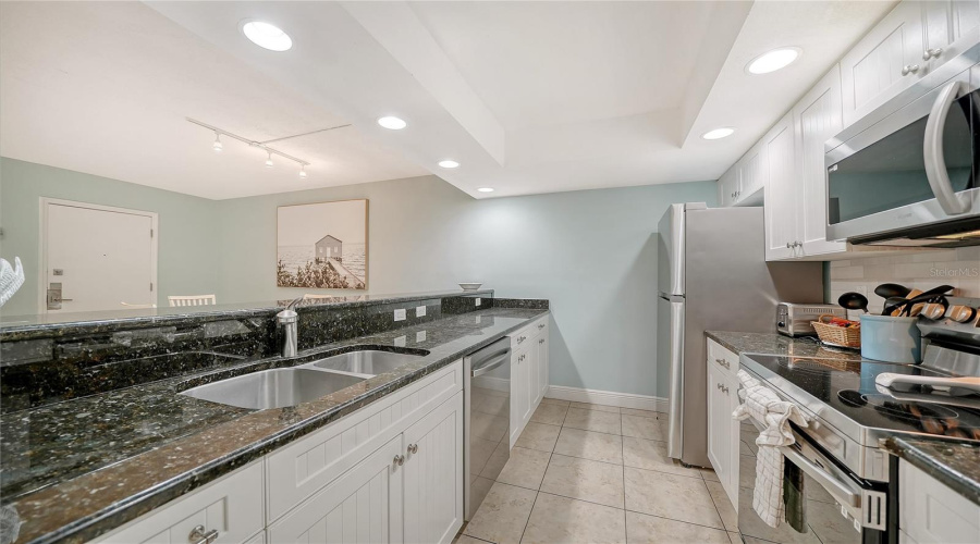Longboat Key, Florida 34228, 2 Bedroom Bedrooms, ,2 Bathroombathrooms,Residential,For Sale,Gulf Of Mexico,0,Mfra4691314