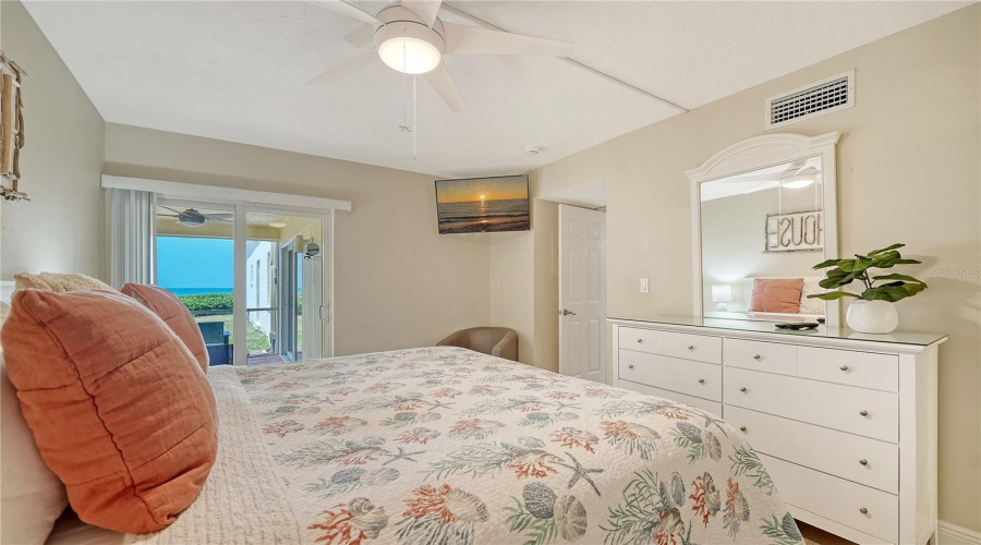 Longboat Key, Florida 34228, 2 Bedroom Bedrooms, ,2 Bathroombathrooms,Residential,For Sale,Gulf Of Mexico,0,Mfra4691314