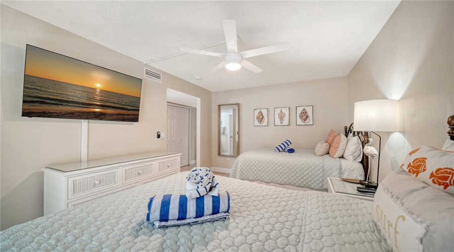 Longboat Key, Florida 34228, 2 Bedroom Bedrooms, ,2 Bathroombathrooms,Residential,For Sale,Gulf Of Mexico,0,Mfra4691314