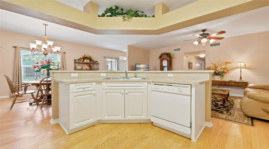Gainesville, Florida 32606, 2 Bedroom Bedrooms, ,2 Bathroombathrooms,Residential,For Sale,105Th,0,Mfrgc542300