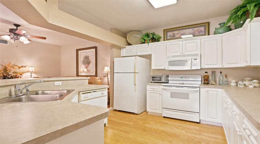 Gainesville, Florida 32606, 2 Bedroom Bedrooms, ,2 Bathroombathrooms,Residential,For Sale,105Th,0,Mfrgc542300